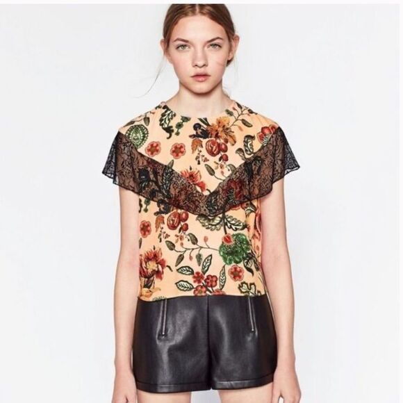 Zara Floral Blouse with Black Lace - Picture 4 of 9